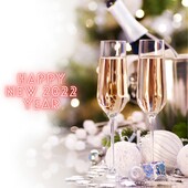 Честита нова година, приятели! 🥂🎊🥳

Днес повече от всичко ви пожелаваме здраве, много лично щастие и успехи! Изпращаме старата година с усмивка, а новата посрещаме с надежда - за по-добри дни, за повече поводи за усмивки и за сбъднати мечти. ❤️

Вярваме, че ви чакат 365 уникални дни изпълнени с много забавления и незабравими емоции! 🍾